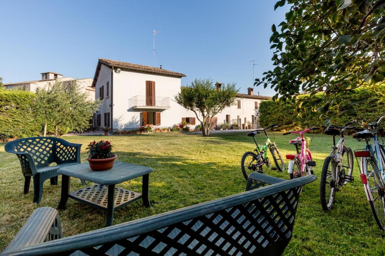 Borgo Santa Lucia Apartment With Private Parking & Garden Gubbio Bagian luar foto