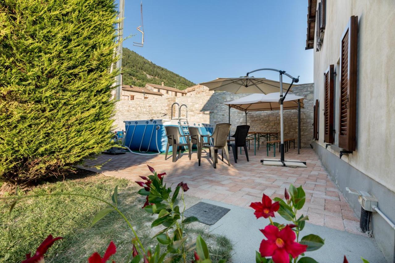 Borgo Santa Lucia Apartment With Private Parking & Garden Gubbio Bagian luar foto
