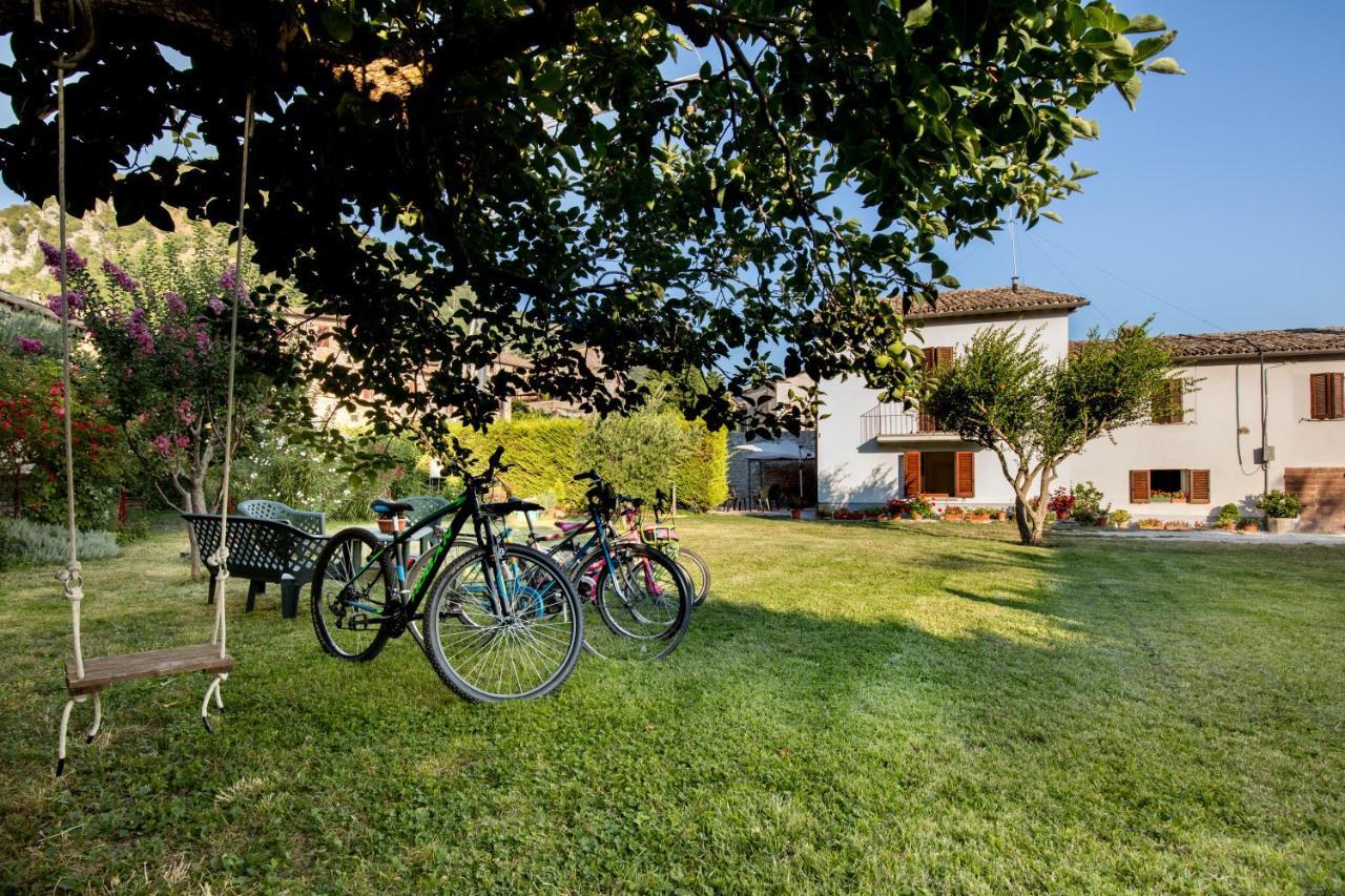 Borgo Santa Lucia Apartment With Private Parking & Garden Gubbio Bagian luar foto